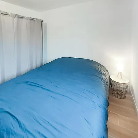 3 Bedroom Beautiful In Sur La Plaine-sur-Mer