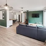Pet Friendly In Sur With Wifi