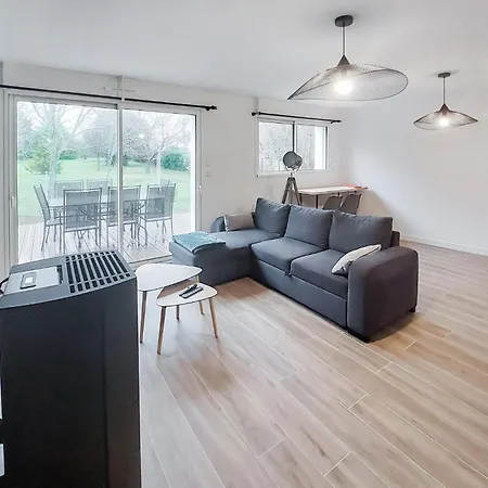 Holiday home 3 Bedroom Beautiful In Sur La Plaine-sur-Mer